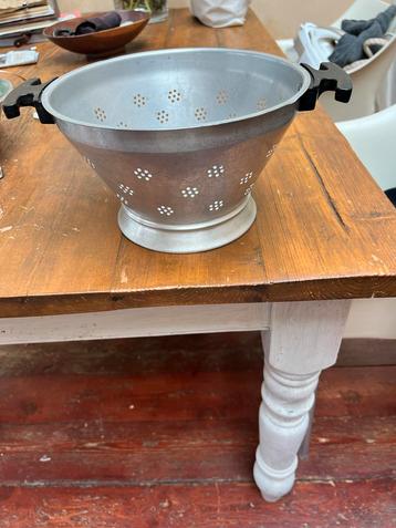Vintage Vergiet met Bakelieten Handvaten beschikbaar voor biedingen
