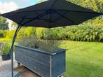 Zweefparasol met plantenbakvoet, Tuin en Terras, Parasols, Kantelbaar, Ophalen of Verzenden, 3 tot 4 meter, Zweefparasol