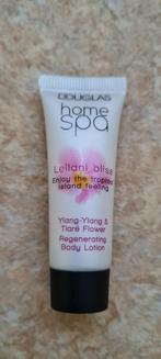 sample 10 ml Douglas home spa leilani bodylotion nieuw, Ophalen of Verzenden, Nieuw, Bodylotion, Crème of Olie