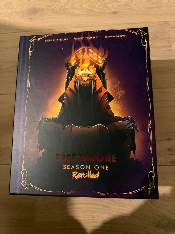 Dice Throne Season 1 - Bordspel, Hobby en Vrije tijd, Gezelschapsspellen | Bordspellen, Zo goed als nieuw, Drie of vier spelers