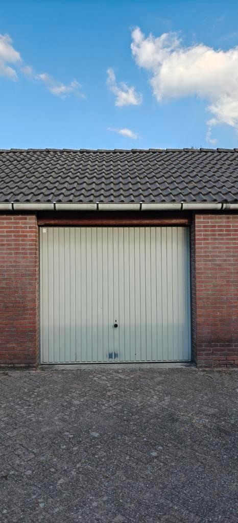 TE KOOP: UNIEKE GARAGEBOX MET ZOLDERMOGELIJKHEID, Auto diversen, Autostallingen en Garages