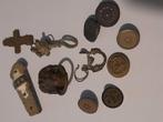 LOT BODEMVONDSTEN., Ophalen of Verzenden, Brons, Oorbellen
