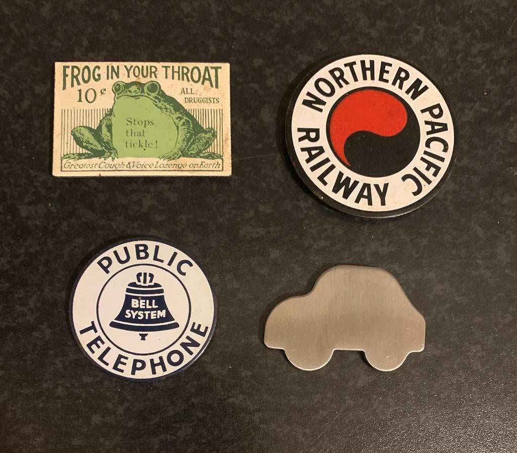 Vier koelkastmagneten kikker auto telefoon trein, Ophalen of Verzenden, Zo goed als nieuw