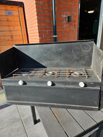 Toffe buitenkeuken/ gasbbq beschikbaar voor biedingen