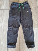 Nike joggingbroek. Maat L. Maat 147-158. Maat 11-13 jaar., Kinderen en Baby's, Kinderkleding | Maat 146, Jongen, Gebruikt, Broek