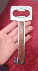 vintage flesopener sleutel, Antiek en Kunst, Ophalen of Verzenden