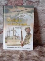 Beveiligd in de duistere nacht 2e wereldoorlog jeugdboek, Boeken, Ophalen of Verzenden, Zo goed als nieuw