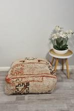 vintage poef, berber vloerkleden, vintage vloerkleed, poefs, Huis en Inrichting, Banken | Voetenbanken en Poefen, Nieuw, Ophalen of Verzenden