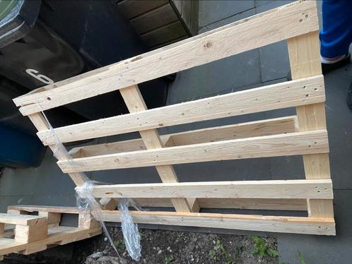 Twee gratis pallets, Doe-het-zelf en Verbouw, Hout en Planken, Ophalen