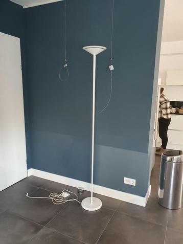 Te koop staan lamp. beschikbaar voor biedingen