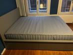 Grijs Ikea bed (inclusief lattenbodem en lades), Huis en Inrichting, Slaapkamer | Bedden, Ophalen, Gebruikt, Tweepersoons, 200 cm