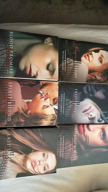 Richelle Mead vampire academy beschikbaar voor biedingen