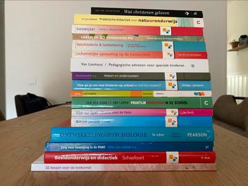 Diverse pabo-boeken te koop beschikbaar voor biedingen