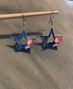 Vintage oorbellen, goudkleurige ster met bloemmotief, Overige materialen, Ophalen of Verzenden, Goud, Hangers