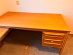 Houten Bureau met Lades, Ophalen, Gebruikt, Bureau