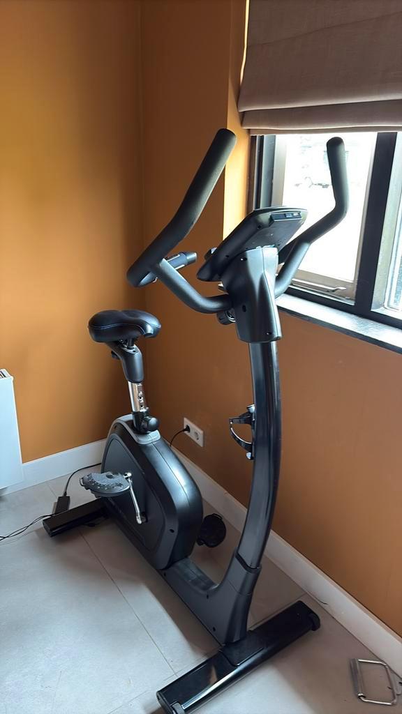 Flow Fitness Performance B2I Hometrainer, Sport en Fitness, Fitnessapparatuur, Zo goed als nieuw, Hometrainer, Benen, Metaal, Ophalen