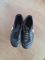 Voetbalschoenen 37,5 nike, Sport en Fitness, Voetbal, Maat XS of kleiner, Ophalen of Verzenden, Zo goed als nieuw, Schoenen