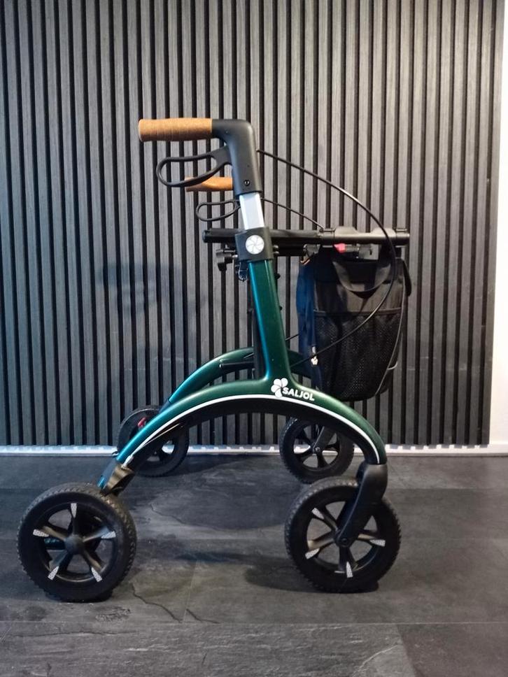 Zgan! Lichtgewicht Saljol Carbon Rollator (S) met tas., Diversen, Rollators, Zo goed als nieuw, Lichtgewicht, Opvouwbaar, Ophalen