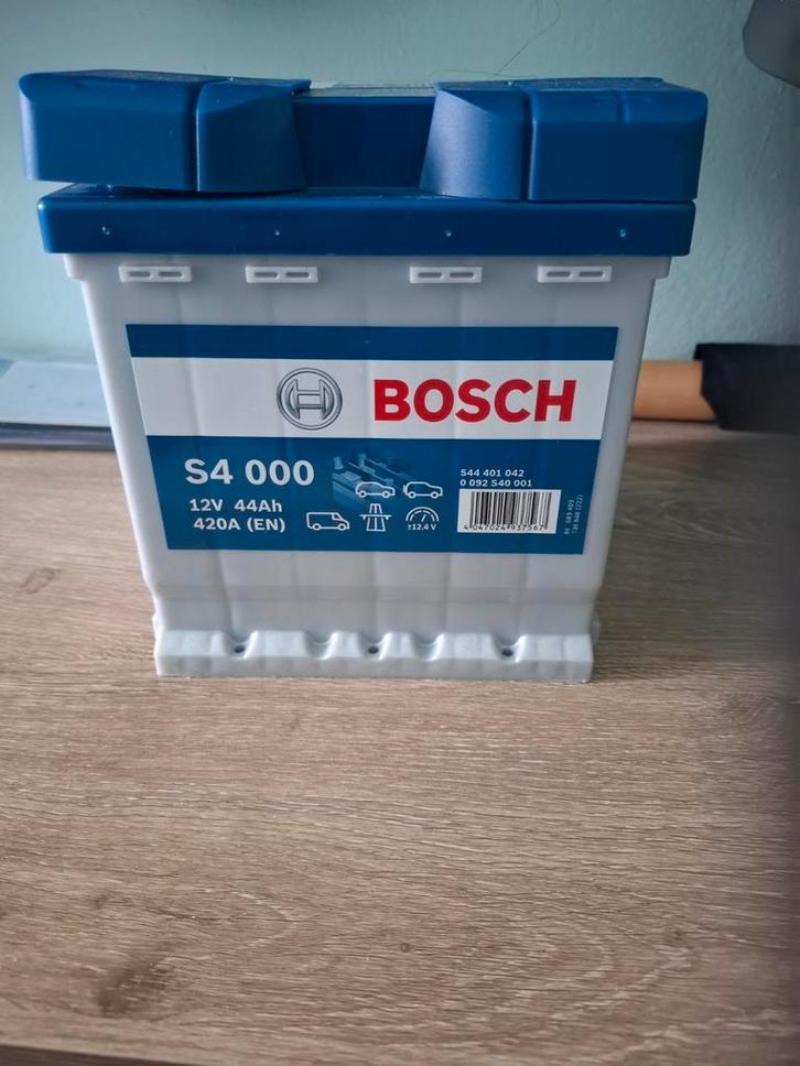 Bosch S4 000 Accu - Nieuwstaat, Auto-onderdelen, Accu's en Toebehoren, Universele onderdelen, Nieuw, Ophalen