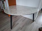 Ovale marmeren uitziende tafel, Huis en Inrichting, Tafels | Salontafels, Ophalen, Gebruikt, 50 tot 100 cm, 100 tot 150 cm