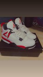 Air Jordan Retro 4 Red Cement (maat 44), Ophalen of Verzenden, Zo goed als nieuw, Wit