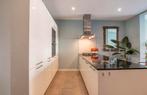 Moderne hoogglans keuken met kookeiland, composiet blad, Ophalen, Gebruikt, Wit, Enkelwandige keuken