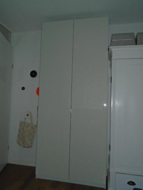 Ikea Pax hoogglans witte ondiepe kast, kledingkast, legkast, Huis en Inrichting, Kasten | Kledingkasten, Zo goed als nieuw, 200 cm of meer