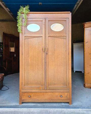 Antieke brocante Art Deco meidenkast vintage linnenkast kast beschikbaar voor biedingen