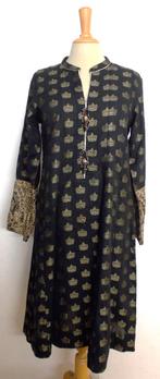 Apart jurkje met gouden kroontjes en bewerkte mouwen! S, Kleding | Dames, Jurken, Verzenden, Zwart, Zo goed als nieuw, Knielengte