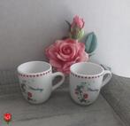 2 Jet ter Steege bekers met aardbeien 8 cm hoog, Keramiek, Ophalen of Verzenden, Zo goed als nieuw, Overige stijlen