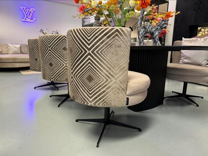 Luxe Velvet Draaibare Eetkamerstoel Shelly Custom NEW UNIEK, Huis en Inrichting, Stoelen, Nieuw, Vijf, Zes of meer stoelen, Stof