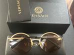 Versace Dames Zonnebril - Gouden Details, Sieraden, Tassen en Uiterlijk, Zonnebrillen en Brillen | Dames, Zonnebril, Bruin, Gianni Versace
