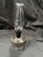 Oude olielamp van glas, Ophalen