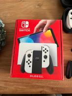 Switch OLED, Spelcomputers en Games, Spelcomputers | Nintendo Switch, Ophalen of Verzenden, Zo goed als nieuw, Met 3 controllers of meer