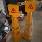 Caution wet floor zuilen, Ophalen