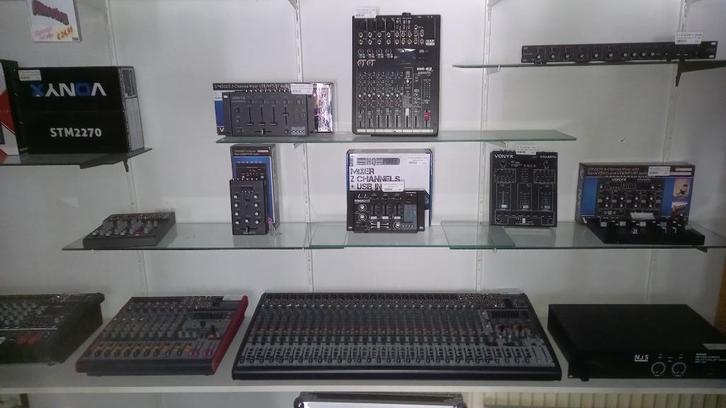 Mixer VONYX VMM-F401, Muziek en Instrumenten, Mengpanelen, Nieuw, Minder dan 5 kanalen, Microfooningang, Ophalen of Verzenden