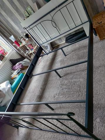 2 persoons bed 1.40x 2.00 m