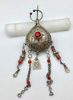Vintage broche Fibula Berber Fibule Amazigh bedels koraal, Verzenden, Overige materialen, Broche