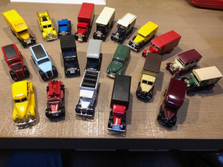 21 st. Lledo "Days Gone" modelauto's  1:43, Hobby en Vrije tijd, Modelauto's | 1:43, Zo goed als nieuw, Auto, Overige merken, Ophalen of Verzenden