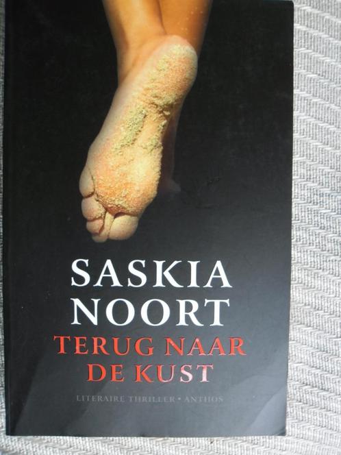 Terug naar de kust-Saskia Noort, Boeken, Thrillers, Zo goed als nieuw, Nederland, Ophalen of Verzenden
