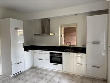 Complete keuken - wit hoogglans beschikbaar voor biedingen