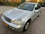 Mercedes C-Klasse C180 K Schuifdak Automaat 2002 NAP APK, Auto's, Mercedes-Benz, Automaat, 74 €/maand, Zwart, 1796 cc