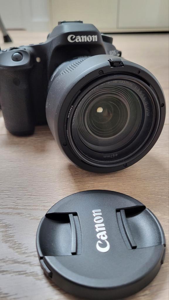 Canon EOS 80D spiegelreflex camera incl Canon lens 18-135 EF, Audio, Tv en Foto, Fotocamera's Digitaal, Gebruikt, Spiegelreflex