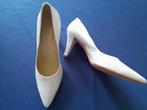 Witte pumps van Andorra, maat 40,5, Kleding | Dames, Trouwkleding en Trouwaccessoires, Schoenen, Andorra, Ophalen of Verzenden