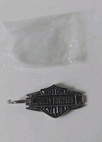 Orginele metalen sleutelhanger Harley Davidson winter 2001 0, Verzamelen, Merken en Reclamevoorwerpen, Zo goed als nieuw, Ophalen of Verzenden