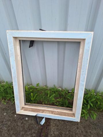 Kunststof Raamkozijn RAL 9001 - 795x990mm beschikbaar voor biedingen