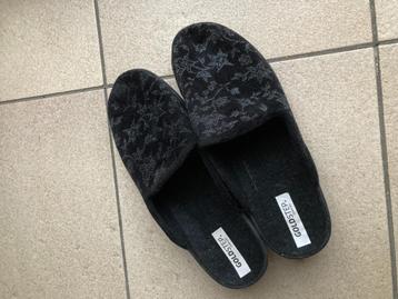 Nieuwe zwart gekleurde sloffen - Maat 41 beschikbaar voor biedingen