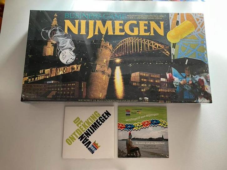 Bordspel Stadsgezelschapdspel Nijmegen + 1 dvd + 1 cd-rom, Hobby en Vrije tijd, Gezelschapsspellen | Bordspellen, Zo goed als nieuw