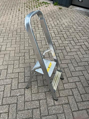 Aluminium Trap - Handig voor Klussen! beschikbaar voor biedingen