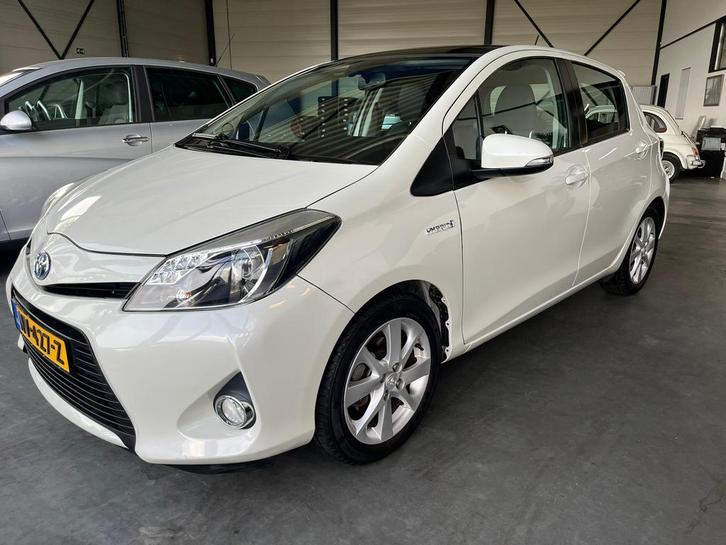 Toyota Yaris 1.5 Full Hybrid Wit aangepast mindervaliden, Auto's, Toyota, Particulier, Yaris, Hybride Elektrisch/Benzine, Volledig hybride